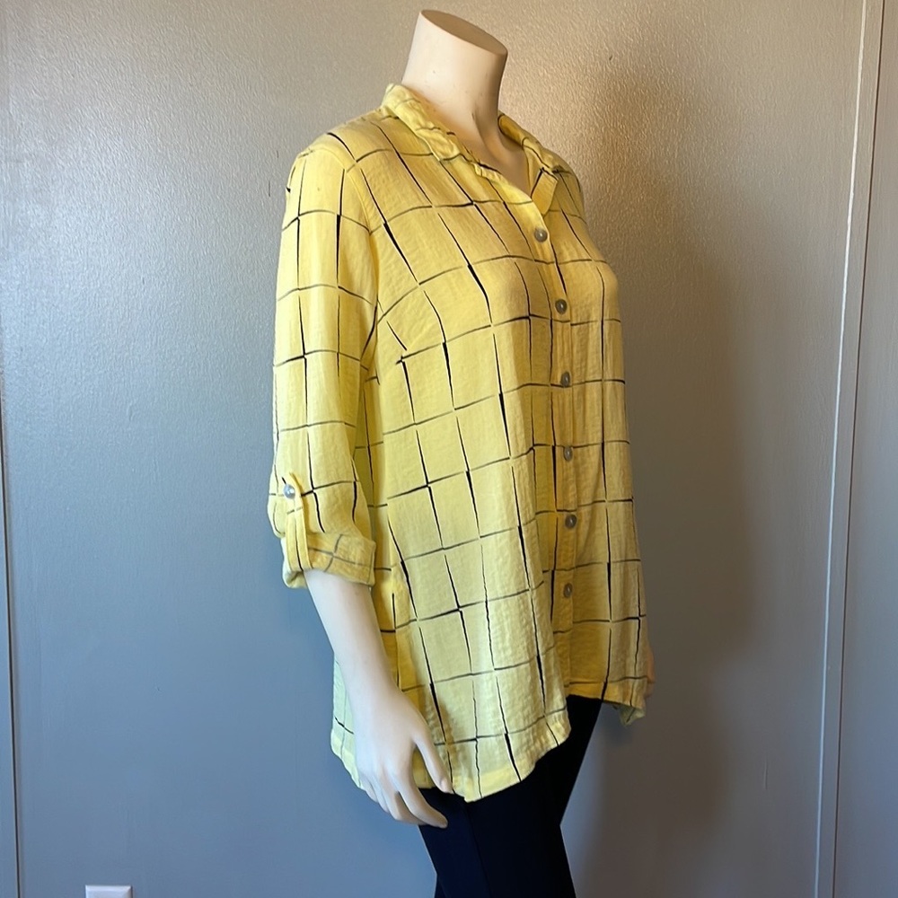 John Mark, Plaided Button Down Shirt. - image 5